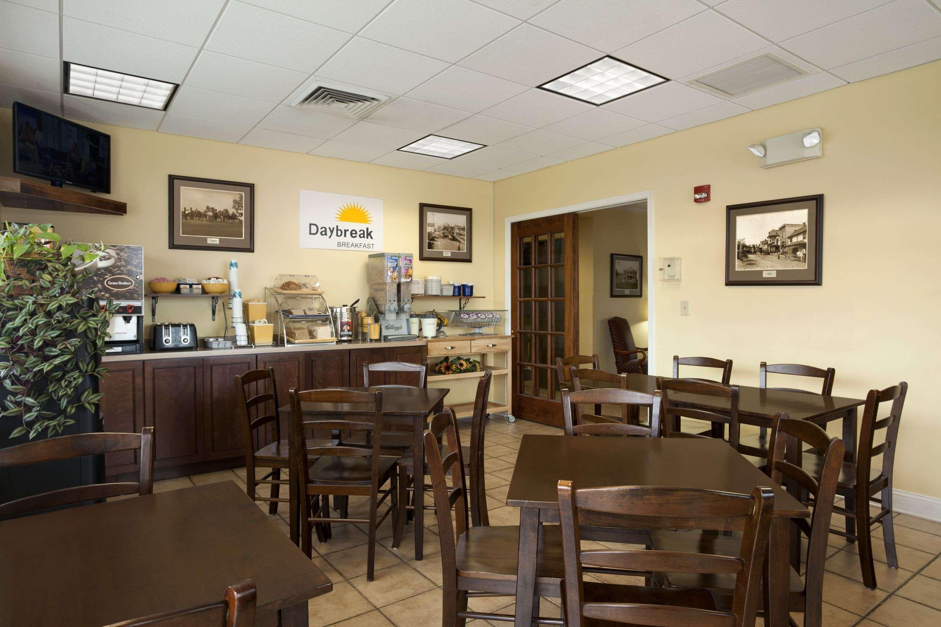 Days Inn Of Frederick By Wyndham Exteriér fotografie