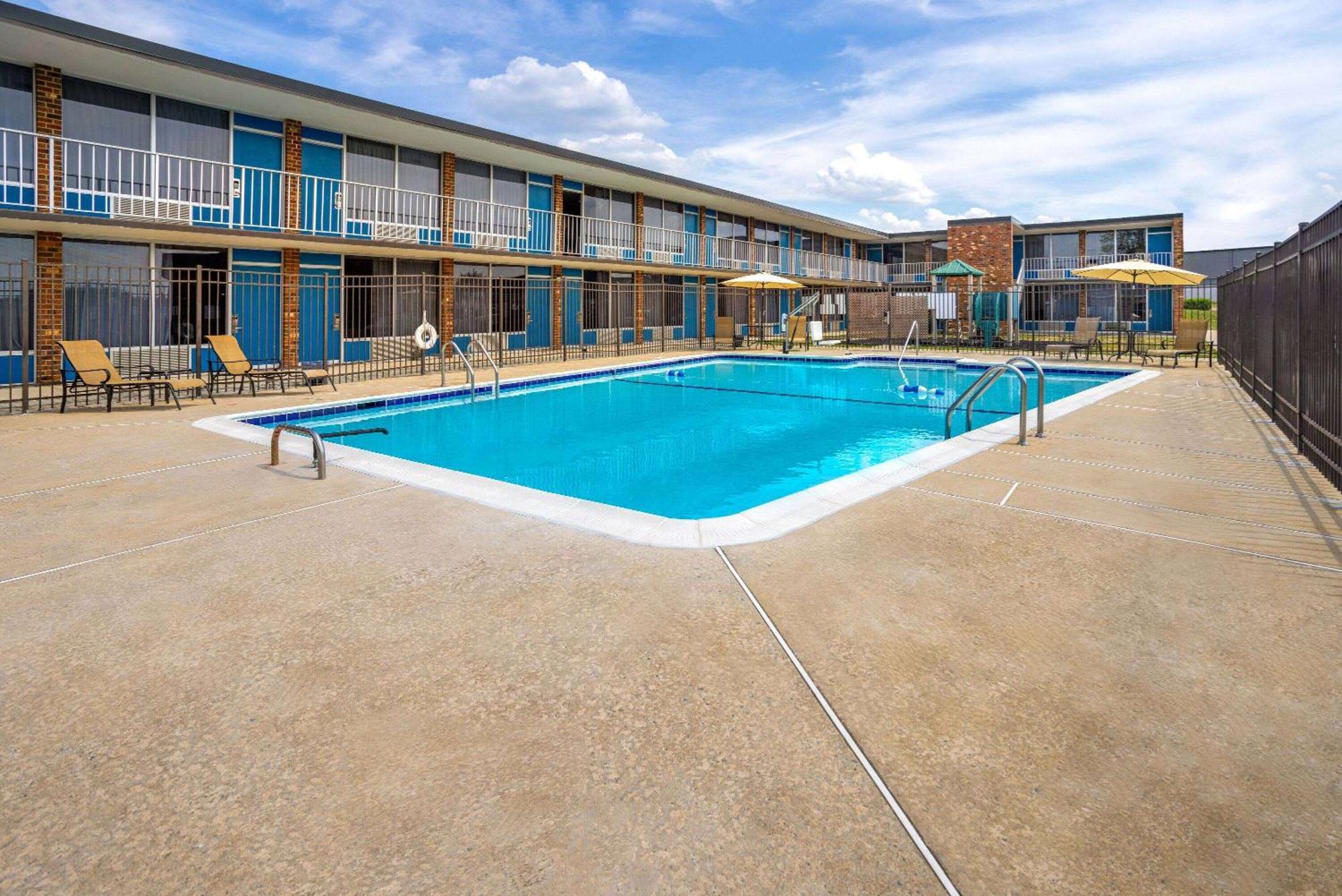 Days Inn Of Frederick By Wyndham Exteriér fotografie