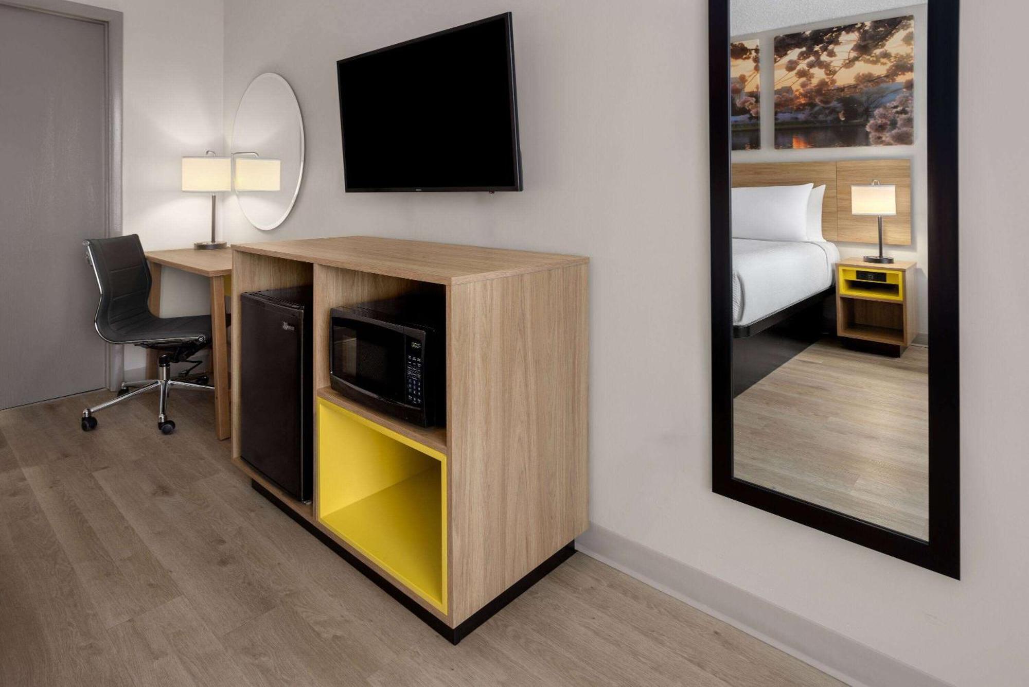 Days Inn Of Frederick By Wyndham Exteriér fotografie