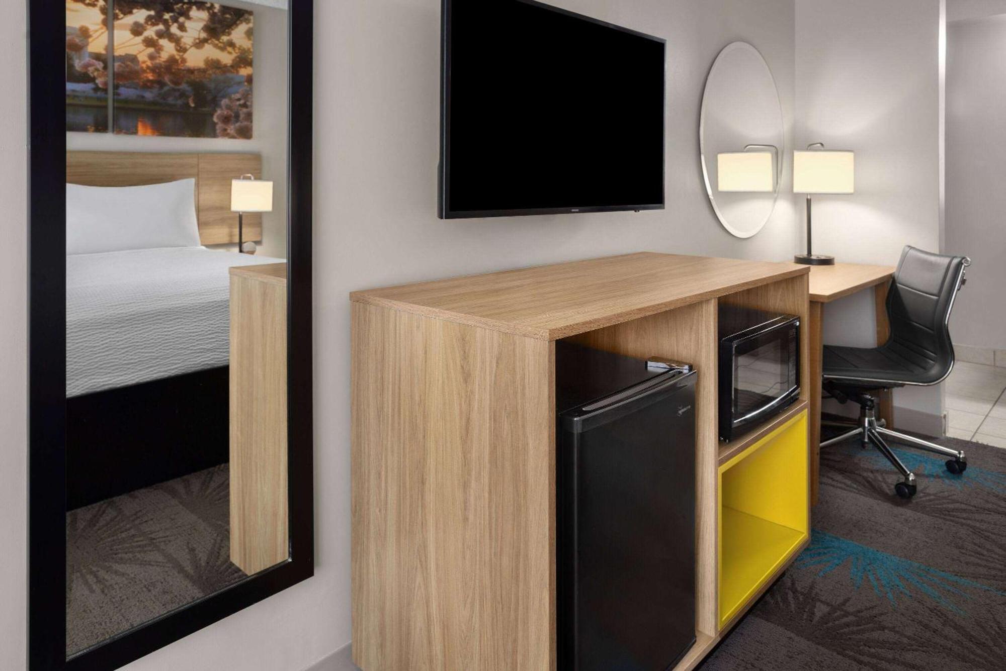 Days Inn Of Frederick By Wyndham Exteriér fotografie